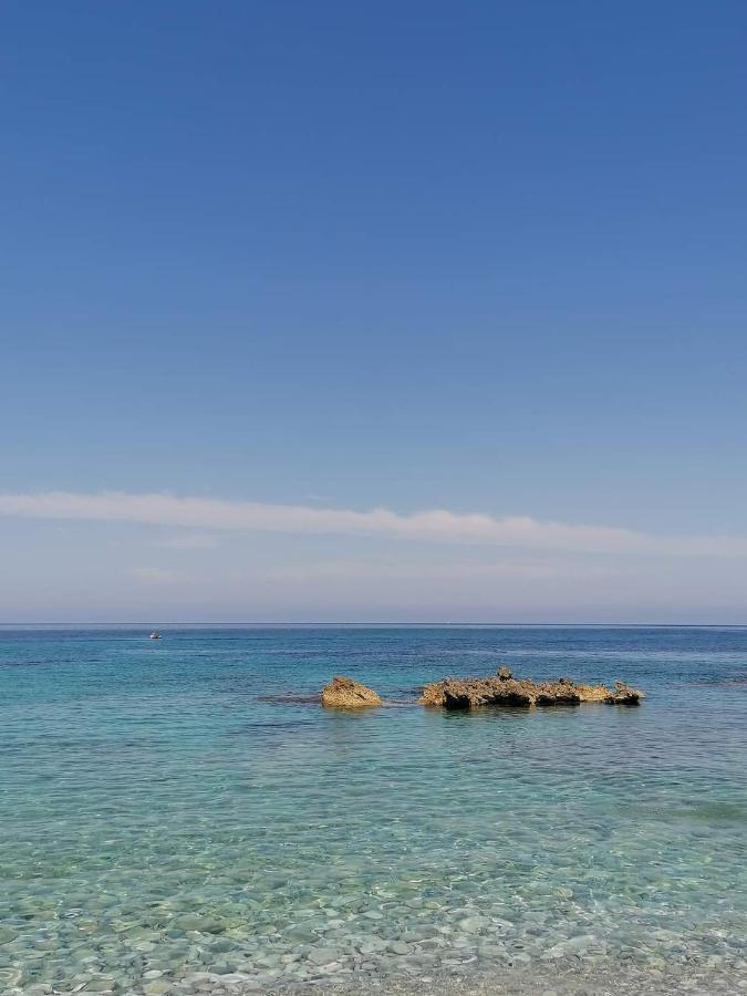 Casa Vacanza Tra Cielo E Mare Кустоначи Екстериор снимка